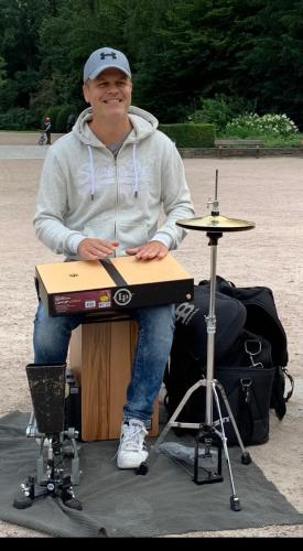 Matthias-Cajon-draussen